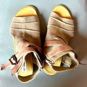 not rated, womens sandals, size 6.5, almost new condition, tan with shimmer